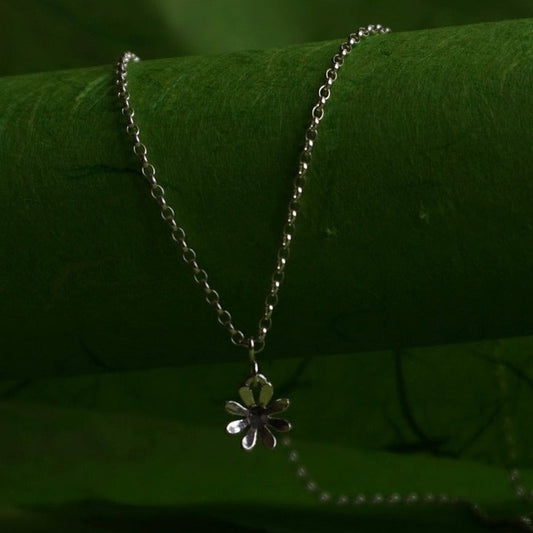 Daisy Pendant