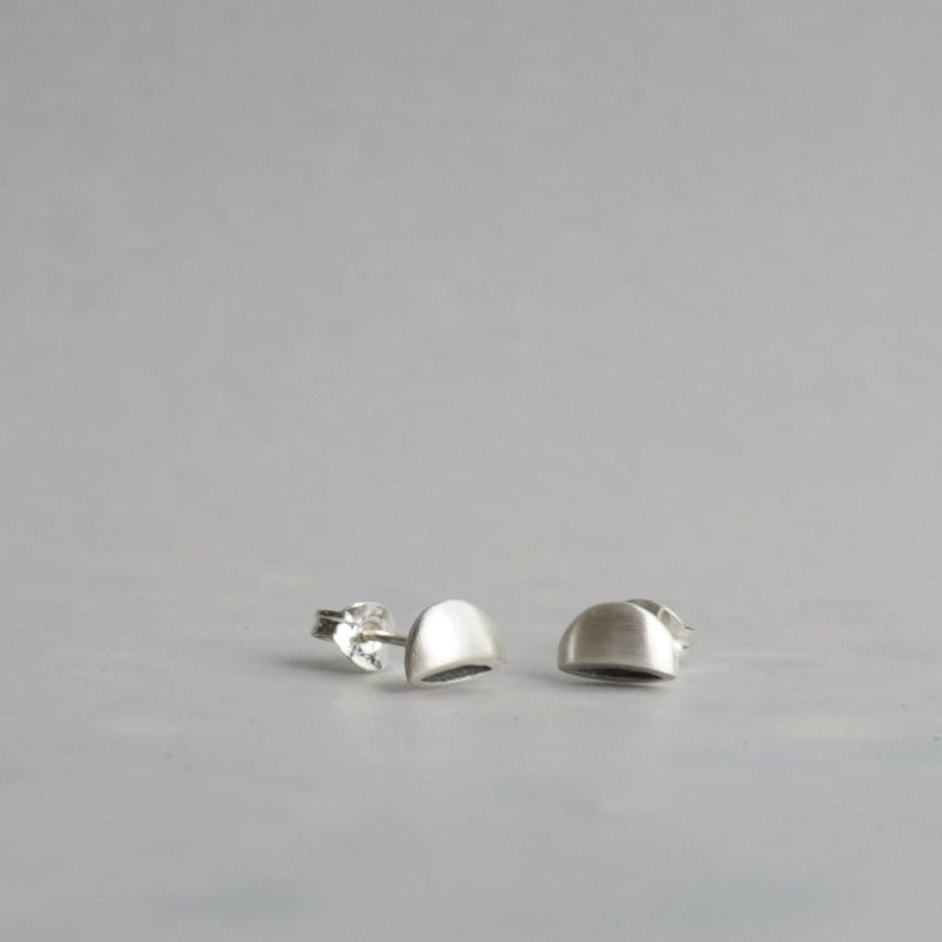 Reflection Stud Earrings - Round