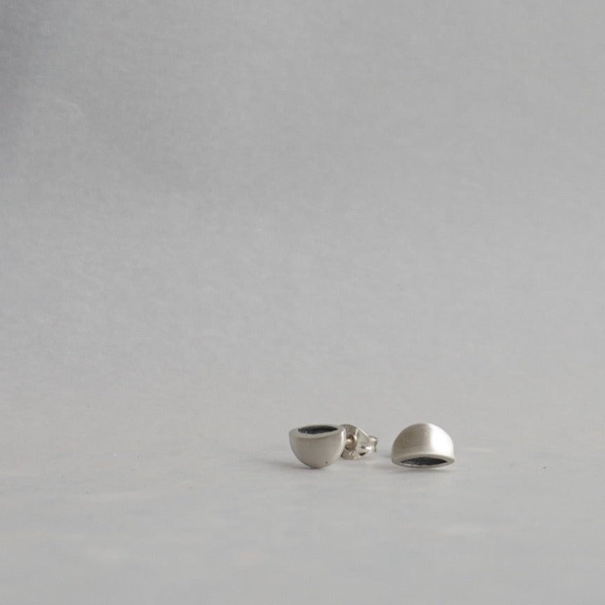 Reflection Stud Earrings - Round